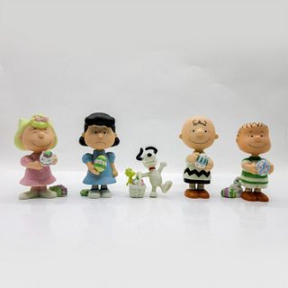Lenox Figurines Peanuts It's the Easter Beagle Charlie Brown