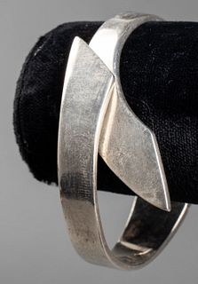 Vintage Signed Taxco Silver Hinge Bangle Bracelet