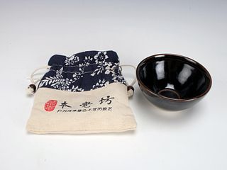 CHINESE BLACK TEMMOKU GLAZE TEABOWL WITH CLOTH BAG