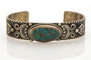 DARRELL CADMAN (NAVAJO, B. 1969) NATIVE AMERICAN TURQUOISE AND STERLING SILVER CUFF BRACELET