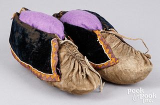 Pair of Woodlands Indian pucker toe hide moccasins