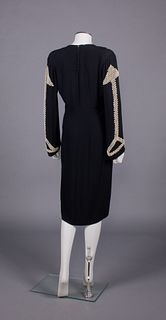 GRAPHIC ARROW MOTIF COCKTAIL DRESS, EARLY 1940s