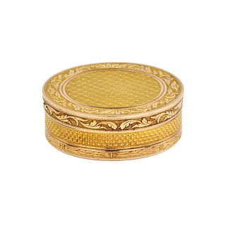French  round  gold snuffbox from the turn of the 18th-19th centuries.