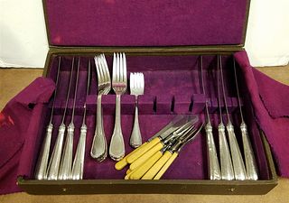 BXD SET 122 PC SILVERPLATE FLATWARE AND 11 PCS