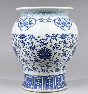 Large Chinese Blue & White Porcelain Garden Seat