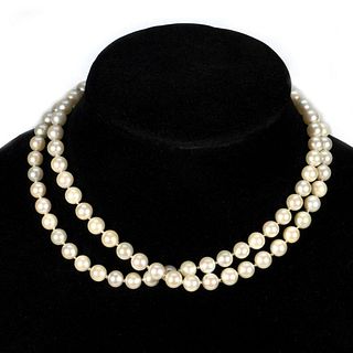 Cultured pearl endless necklace.