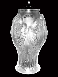 Ara Parrots, A French Lalique Crystal Vase, Signed