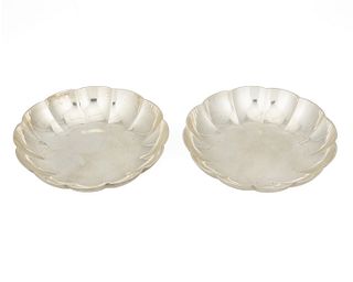 A pair of Tiffany & Co. scalloped bowls