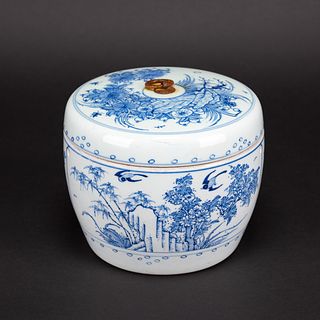 A BLUE AND WHITE 'FLOWER AND BIRD' JAR AND COVER