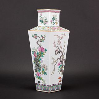 A CHINESE SQUARE-SECTION FAMILLE ROSE BALUSTER VASE, THE REPUBLIC PERIOD 