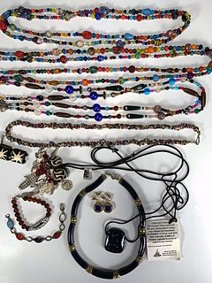 COLORFUL COSTUME NECKLACES 