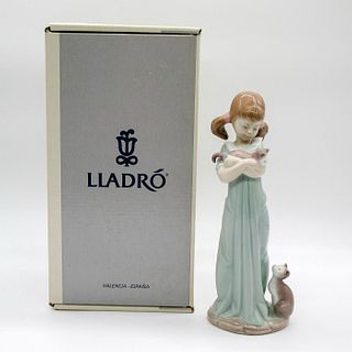 Don't Forget Me! 1005743 - Lladro Porcelain Figurine