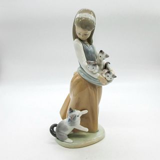 Girl With Cats 1001309 - Lladro Porcelain Figurine