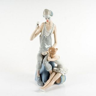 Magic 1004605 - Lladro Porcelain Figurine