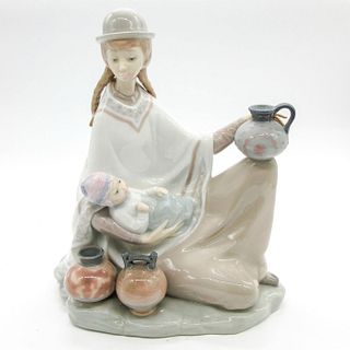 Peruvian Girl w/Baby 1004822 - Lladro Porcelain Figurine