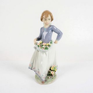 Precious Petal 1005894 - Lladro Porcelain Figurine