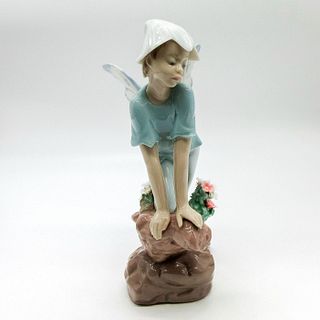 Prince of the Elves 7690 - Lladro Porcelain Figurine