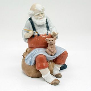 Santa's Magic Touch 1006774 - Lladro Porcelain Figurine