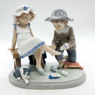 Try This One 1005361 - Lladro Porcelain Figurine