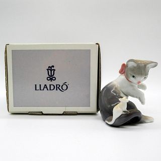 Cat And Mouse 1005236 - Lladro Porcelain Figurine