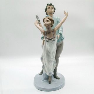 Nao by Lladro Figurine, Dancing on a Cloud 02010400