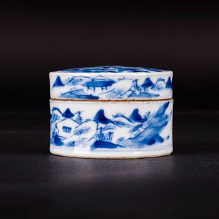 A BLUE AND WHITE 'FIGURAL' BOX AND COVER, QING DYNASTY 