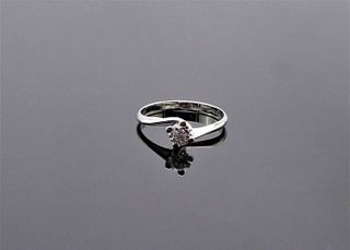 
WHITE GOLD SOLITAIRE RING