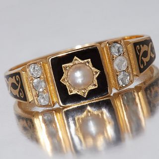 VICTORIAN 18 CT GOLD MOURNING RING WITH DIAMONDS AND PEARL