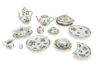 A Herend "Queen Victoria" porcelain dinner service