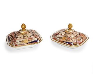 A pair of Japanese Imari porcelain lidded dishes
