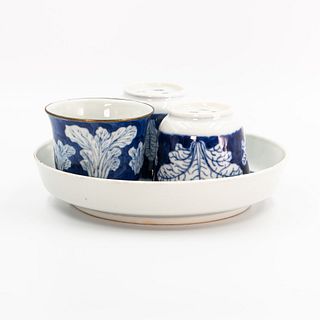 A Blue And White Porcelain Tea Set With Tray | ชุดชากระเบื้องเคลือบน้ำเงินขาวพร้อมถาดรอง