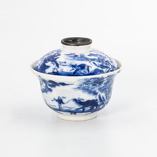 A Blue And White Porcelain Teacup With Cover | ถ้วยชากระเบื้องเคลือบน้ำเงินขาวพร้อมฝา