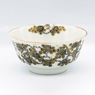 A Polychrome Benjarong “Lai Nam Thong” Porcelain Bowl | ชามเบญจรงค์ แลทอง 