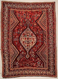 Antique Shiraz Rug: 5'4" x 7'2" (163 x 218 cm)