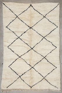 Vintage Beni Ourain Rug: 6'8" x 10'3" (203 x 312 cm)