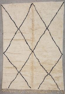 Vintage Beni Ourain Rug: 6'6" x 9'6" (198 x 289 cm)