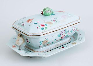 CHINESE EXPORT FAMILLE ROSE PORCELAIN RABBIT'S HEAD TUREEN, COVER AND PLATTER