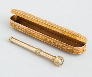 FRENCH TRI-COLOR GOLD TOOTH PICK CASE AND A GOLD TOOTHPICK