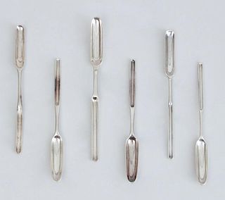 SIX AMERICAN OR ENGLISH SILVER MARROW SCOOPS