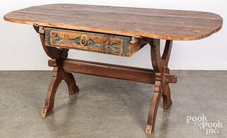 Painted pine trestle table, 18th/19th c.