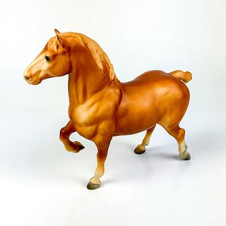 Breyer Model Horse, Flaxen Chestnut