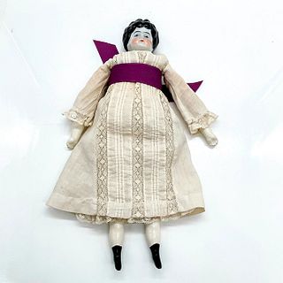 Vintage Medium Hertwig Nanking Porcelain Doll Cream Lace