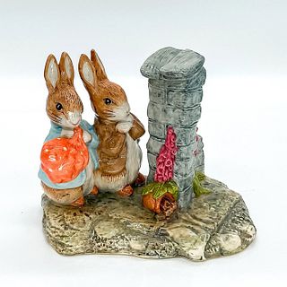 Hiding From the Cat - Beatrix Potter Figurine