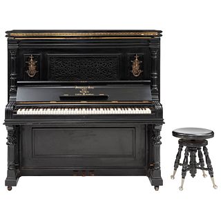 PIANO VERTICAL STEINWAY & SONS ESTADOS UNIDOS DE AMÉRICA, 1902 Modelo: UPRIGHT MODEL T Número de serie 104159. 146 x 144 x 73 cm