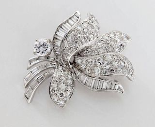 Retro 14K gold and diamond floral brooch