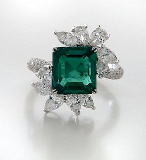 18K gold, diamond and 4.65 ct. emerald ring