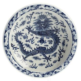 Chinese blue and white porcelain dragon dish
