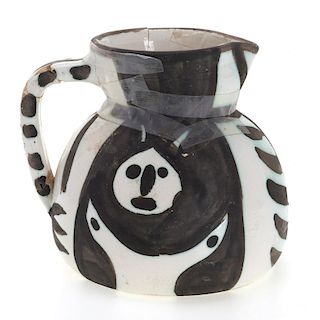 Edition Picasso Madoura "Pitchet Tetes" pitcher