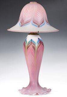 A VANDERMARK MERRITT PULLED FEATHER ART GLASS LAMP