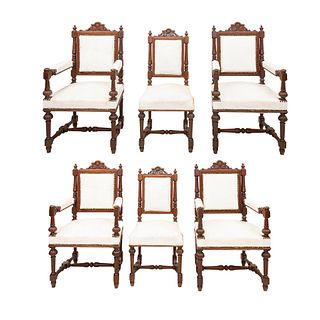 SALA. FRANCIA, SXX. Elaborada en madera de roble. Con tapicería de tela color blanco. Consta de: par de sillones y 4 sillas.